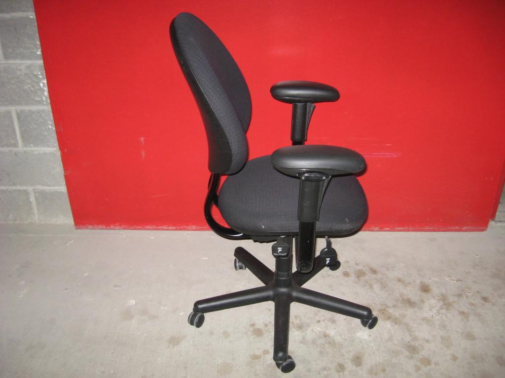 Used Office Chairs Refurbished Steelcase Criterions Task Chairs at