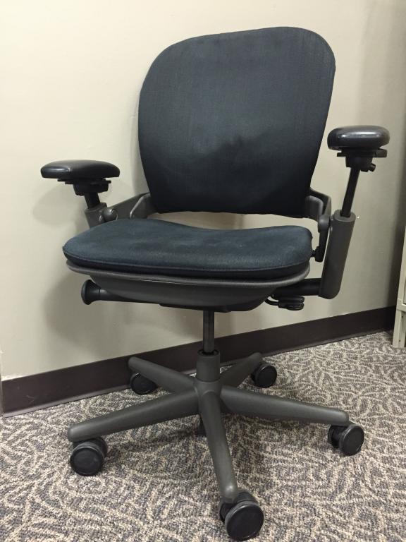 Refurbished Office Chairs Reupholstered Steelcase Leap Chairs at