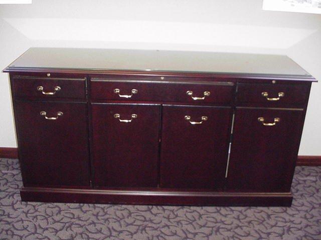 Used Office Desks : Paoli Traditional Private Offices in Dallas at Furniture Finders