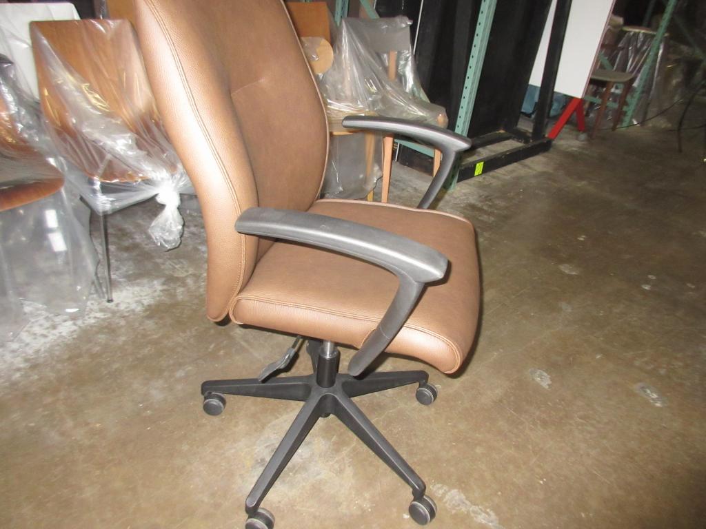 Used Office Chairs : Paoli leather conference chairs at Furniture Finders