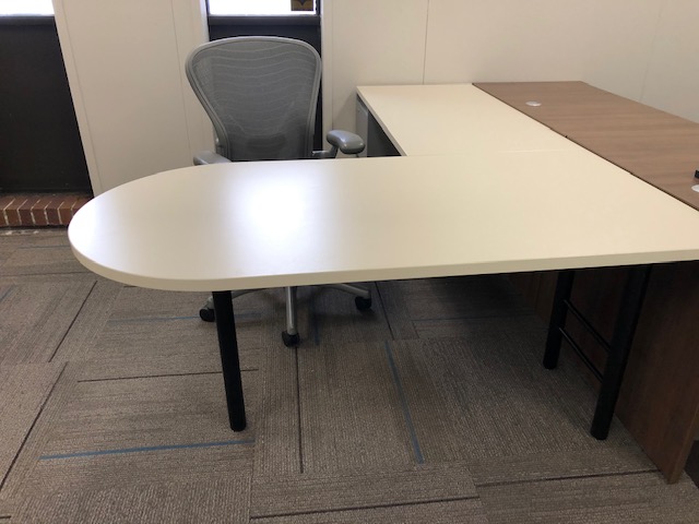 Used Office Desks : L-Shape Desks at Furniture Finders